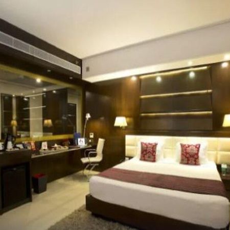 Kings Forth Hotels Neu-Delhi Exterior foto